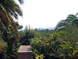Le Clos De La Ricarde Hotel
