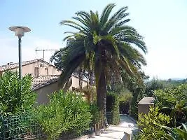 Hotel Le Clos De La Ricarde