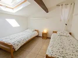 Le Clos De La Ricarde Hotel 2*